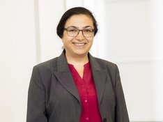 Gültaze Aksevi_Fotostudio Lichtschacht