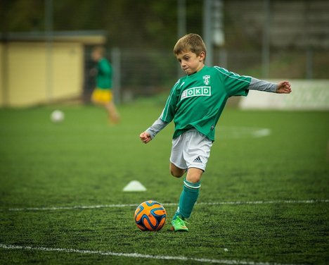 Fussball_Bottomlayercz-pixabay