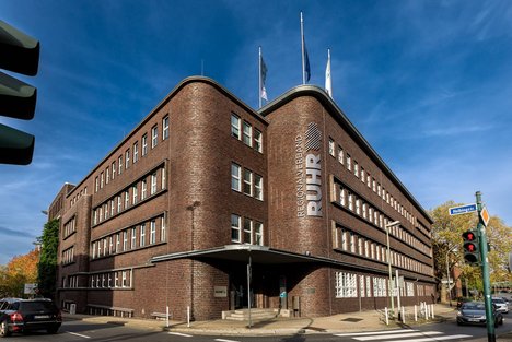 Verbandsgebäude des RVR © Stefan Dolge 45128 Essen, Außenaufnahme, DIE LINKE. Fraktion im Regionalverband Ruhr, Essen, Hauptstraße, Kronprinzenstraße 35, Lichtburg, Orte, Regionalverband Ruhrgebiet, Verbandsgebäude, dielinke@rvr.ruhr, www.dielinke-rvr.de